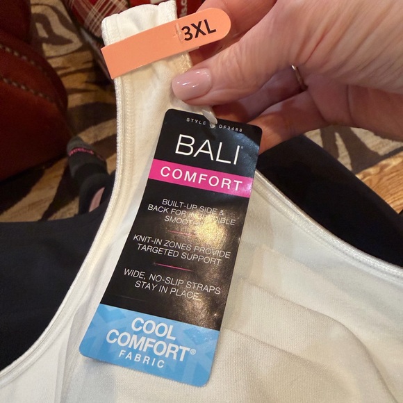 Bali White Comfort Bra. Cool Comfort Fabric. NWT - Picture 6 of 8